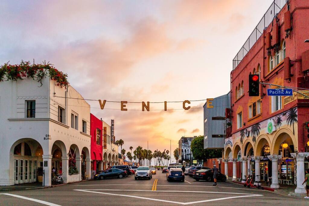 Artsy Venice Canals W/rooftop & Sauna Apartment *