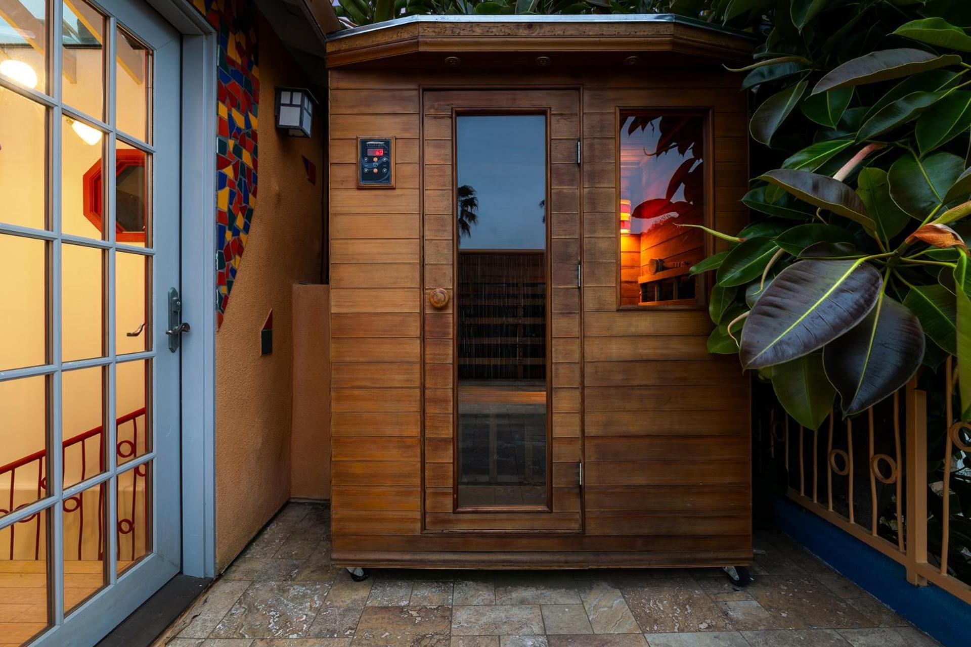 Artsy Venice Canals W/rooftop & Sauna Apartment